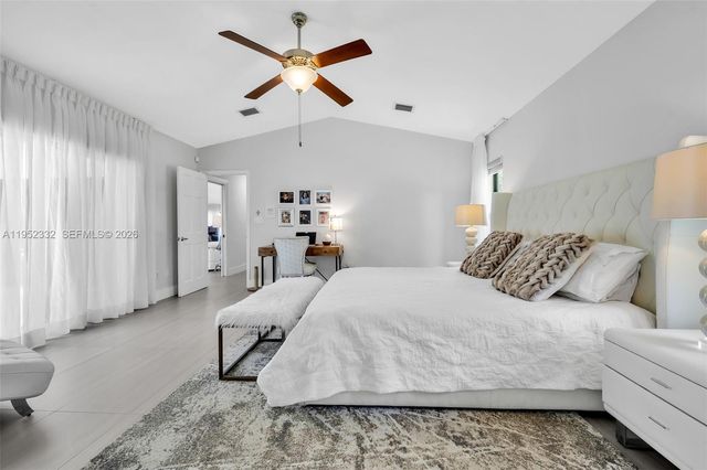 11850 Oak Leaf Dr., Davie, FL 33330