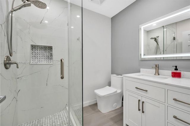 11850 Oak Leaf Dr., Davie, FL 33330