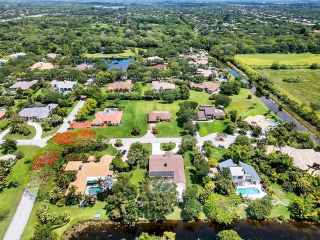 11850 Oak Leaf Dr., Davie, FL 33330