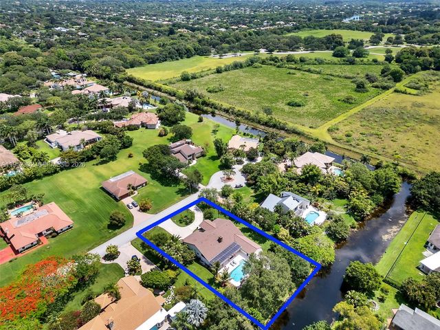 11850 Oak Leaf Dr., Davie, FL 33330