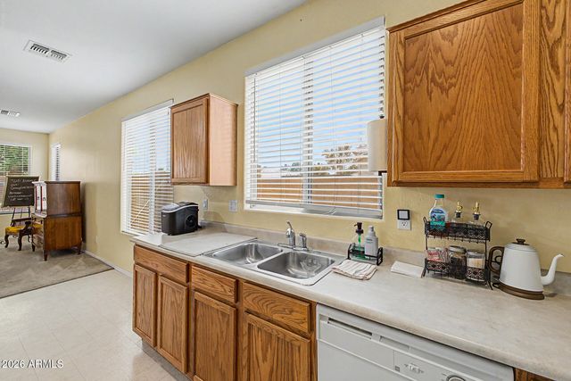 1300 E BOSI Court, San Tan Valley, AZ 85140