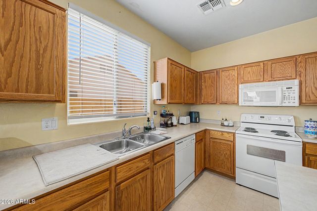 1300 E BOSI Court, San Tan Valley, AZ 85140