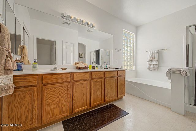 1300 E BOSI Court, San Tan Valley, AZ 85140