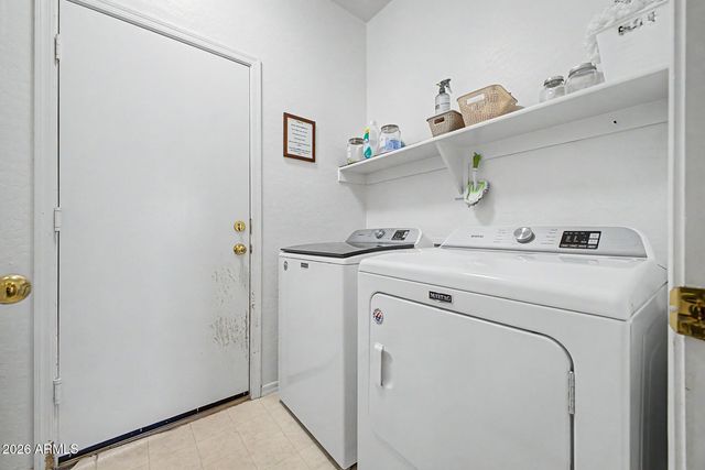 1300 E BOSI Court, San Tan Valley, AZ 85140