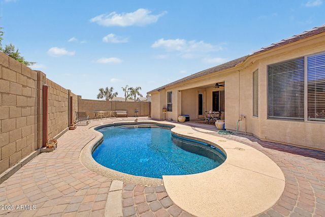 1300 E BOSI Court, San Tan Valley, AZ 85140