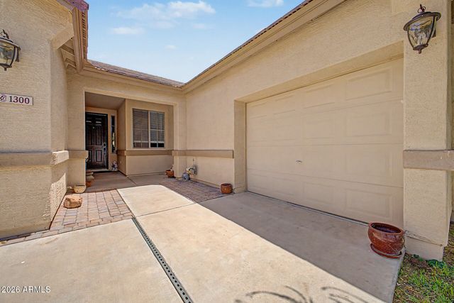 1300 E BOSI Court, San Tan Valley, AZ 85140