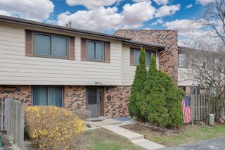 7315 Winthrop Way 6, Downers Grove, IL 60516