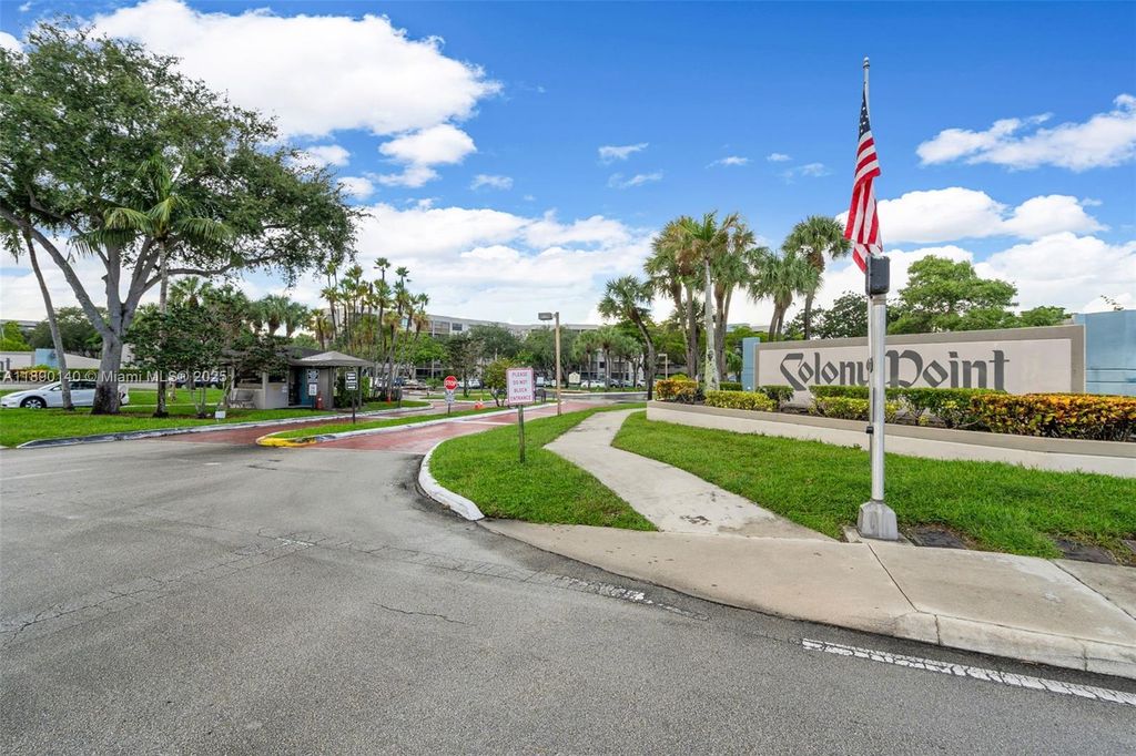 1100 Colony Point Cir 504, Pembroke Pines, FL 33026