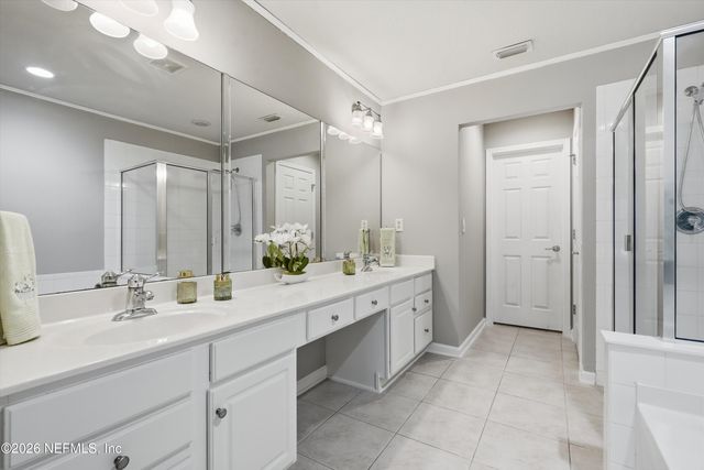 6480 YELLOW LEAF Court, Jacksonville, FL 32258