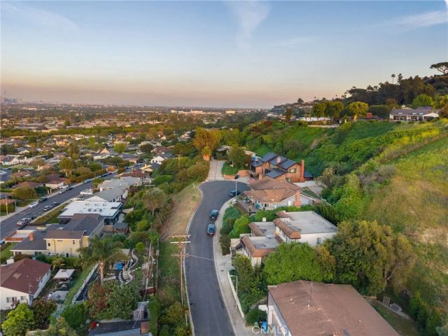 5261 Weatherford Dr, Los Angeles, CA 90008