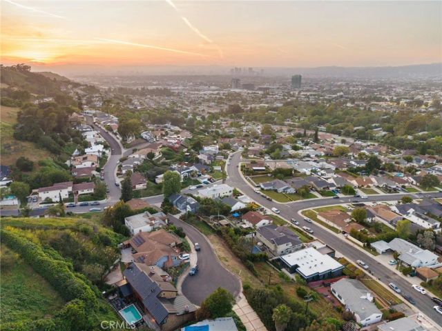 5261 Weatherford Dr, Los Angeles, CA 90008