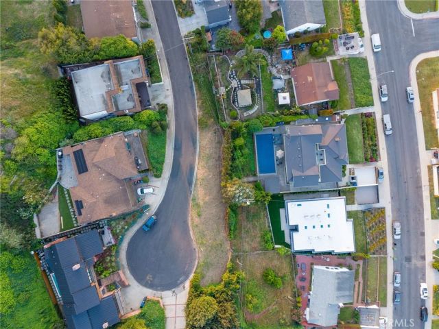 5261 Weatherford Dr, Los Angeles, CA 90008