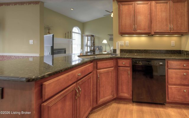 5125 Oaklawn Park Dr, Louisville, KY 40299