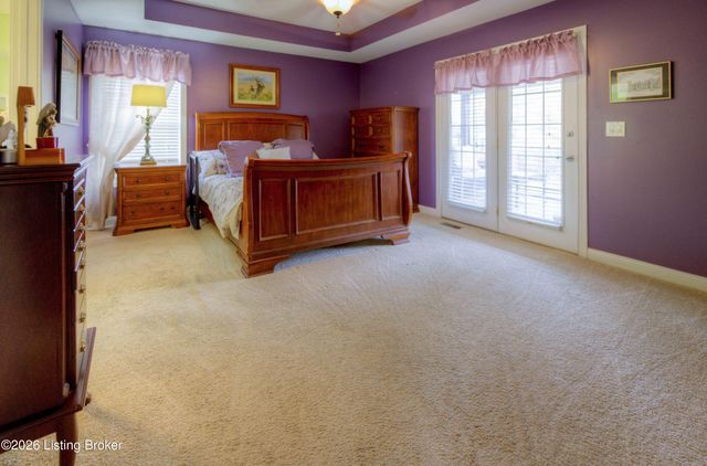 5125 Oaklawn Park Dr, Louisville, KY 40299