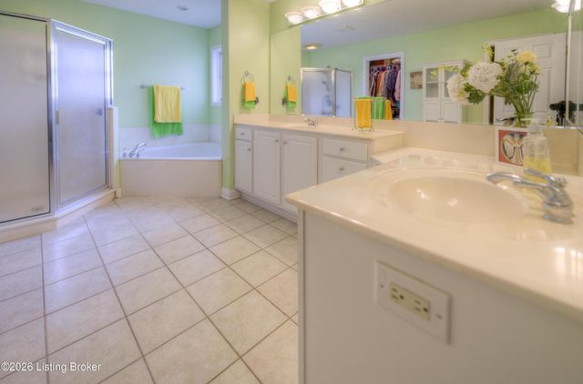 5125 Oaklawn Park Dr, Louisville, KY 40299