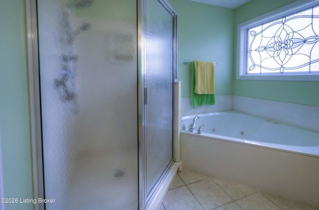 5125 Oaklawn Park Dr, Louisville, KY 40299