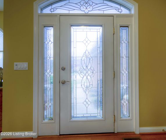 5125 Oaklawn Park Dr, Louisville, KY 40299