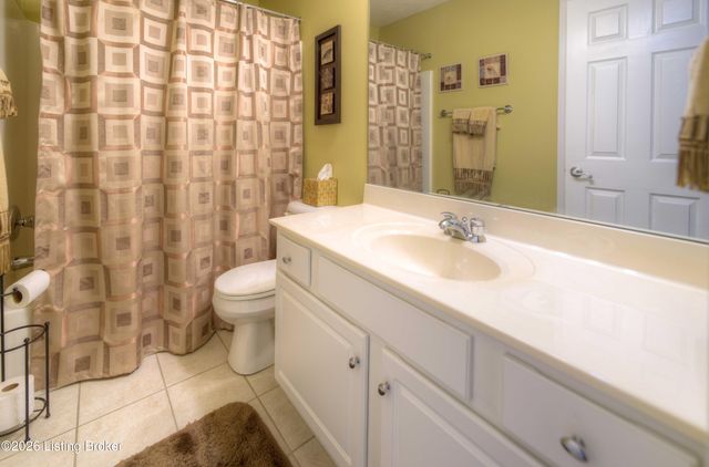 5125 Oaklawn Park Dr, Louisville, KY 40299