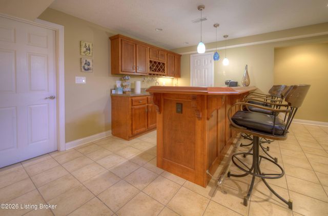 5125 Oaklawn Park Dr, Louisville, KY 40299