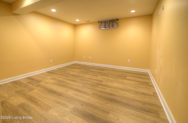 5125 Oaklawn Park Dr, Louisville, KY 40299