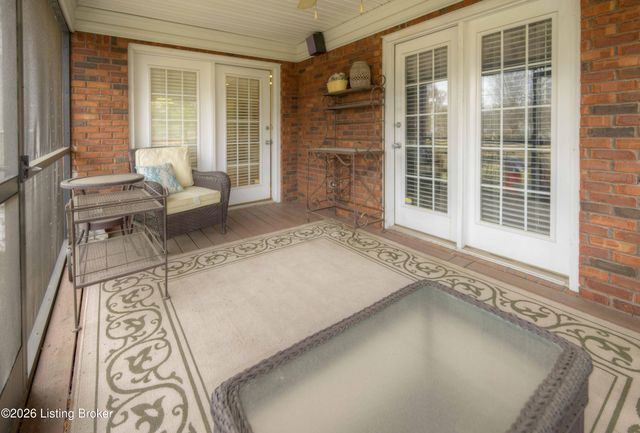 5125 Oaklawn Park Dr, Louisville, KY 40299