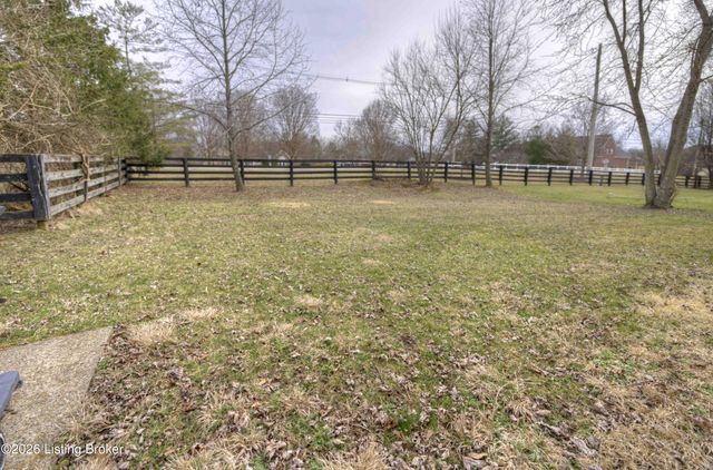 5125 Oaklawn Park Dr, Louisville, KY 40299