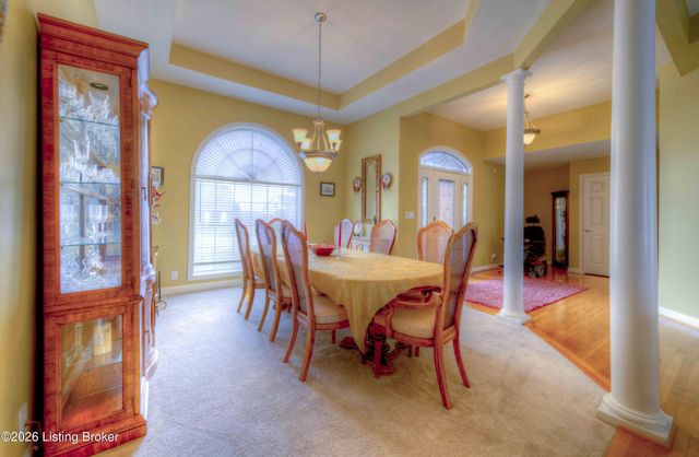 5125 Oaklawn Park Dr, Louisville, KY 40299