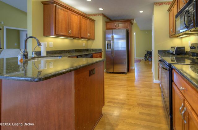 5125 Oaklawn Park Dr, Louisville, KY 40299