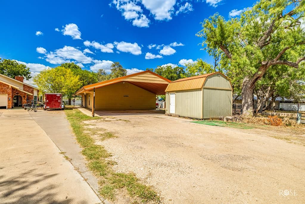 Image 2 of property listing at 2218 Joy Rd, San Angelo, TX 76904