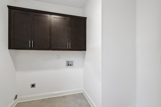 496 FALLEN TIMBERS LN, Collierville, TN 38017