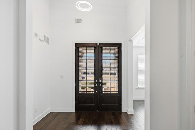 496 FALLEN TIMBERS LN, Collierville, TN 38017