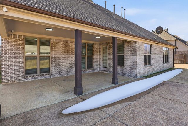 496 FALLEN TIMBERS LN, Collierville, TN 38017