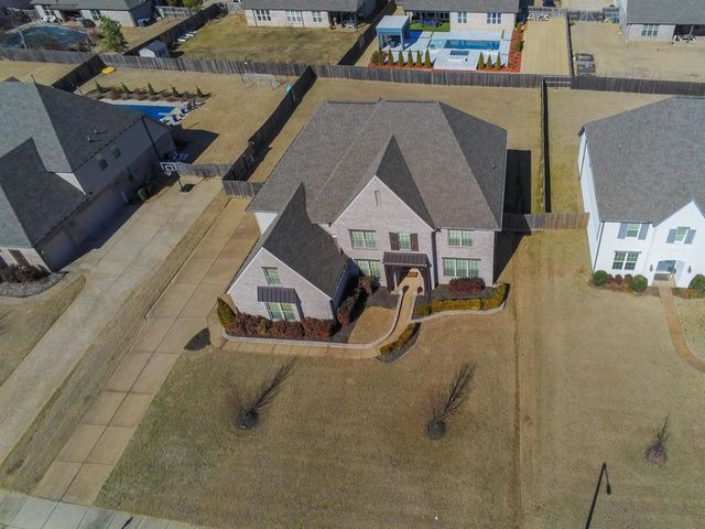 496 FALLEN TIMBERS LN, Collierville, TN 38017