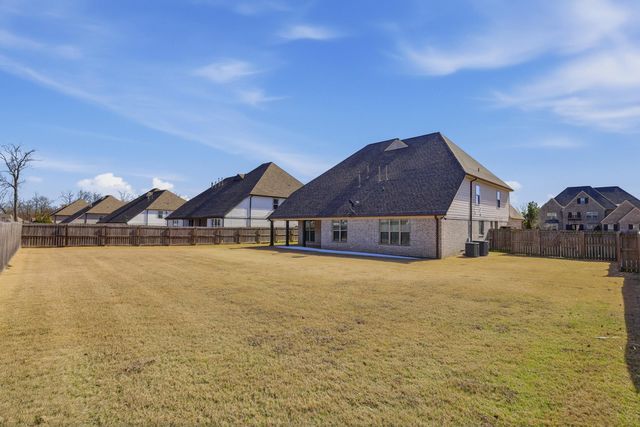 496 FALLEN TIMBERS LN, Collierville, TN 38017