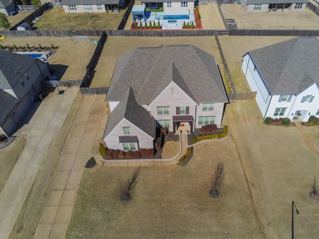 496 FALLEN TIMBERS LN, Collierville, TN 38017