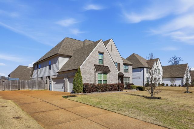 496 FALLEN TIMBERS LN, Collierville, TN 38017