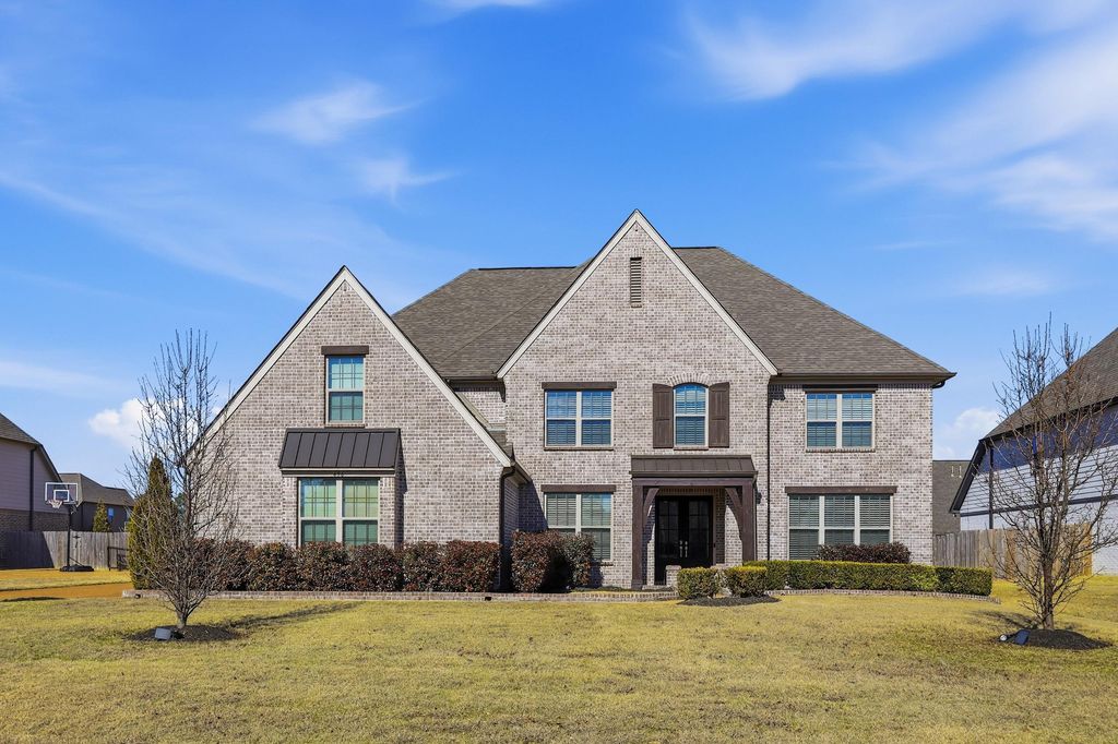 496 FALLEN TIMBERS LN, Collierville, TN 38017