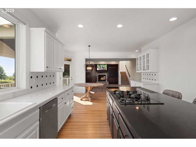 14405 Nw VALLEY VIEW Ln, Portland, OR 97231