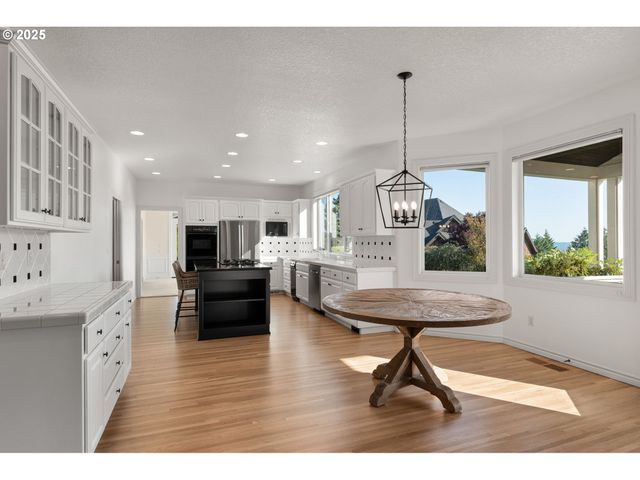 14405 Nw VALLEY VIEW Ln, Portland, OR 97231