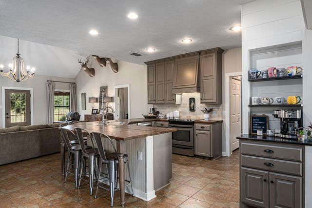 384 County Road 1875, Grapeland, TX 75844