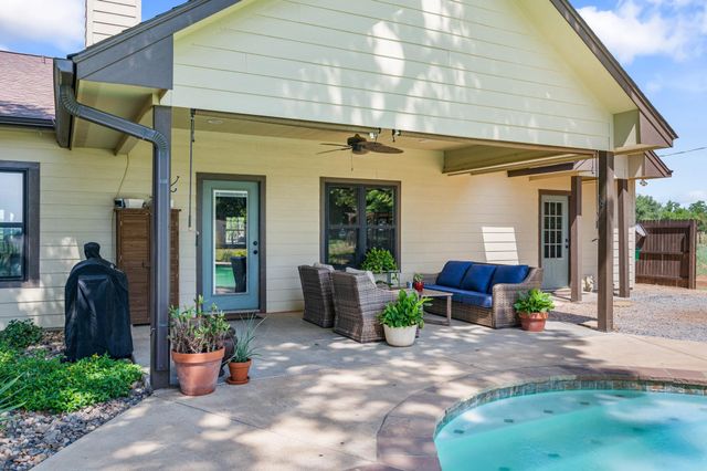 384 County Road 1875, Grapeland, TX 75844