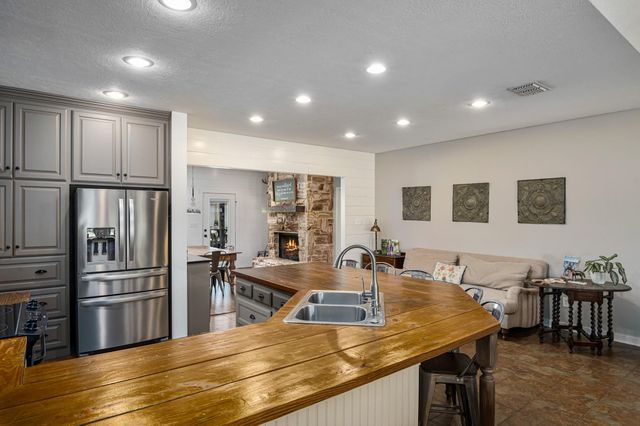 384 County Road 1875, Grapeland, TX 75844
