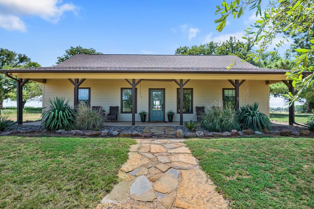 384 County Road 1875, Grapeland, TX 75844