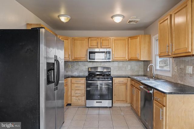 27 MARSHAL LN, Willingboro, NJ 08046