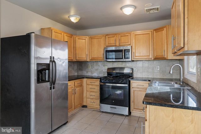 27 MARSHAL LN, Willingboro, NJ 08046