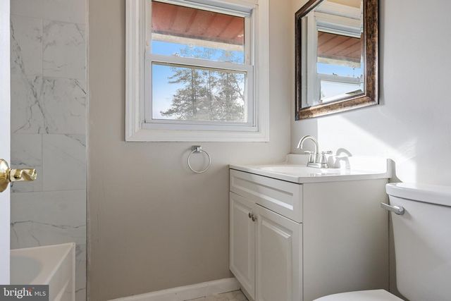 27 MARSHAL LN, Willingboro, NJ 08046