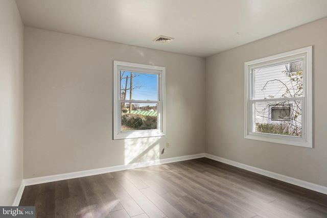 27 MARSHAL LN, Willingboro, NJ 08046