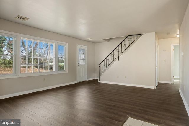 27 MARSHAL LN, Willingboro, NJ 08046