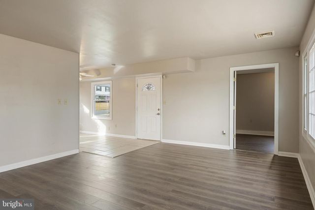 27 MARSHAL LN, Willingboro, NJ 08046