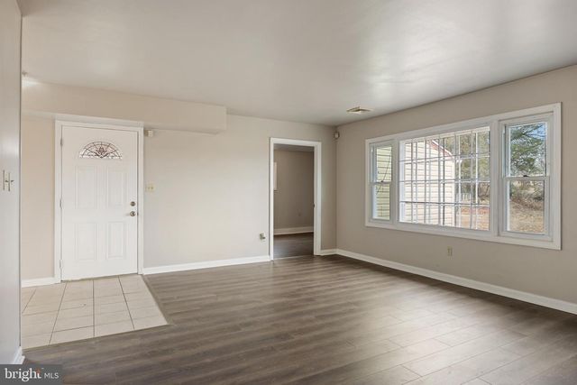 27 MARSHAL LN, Willingboro, NJ 08046